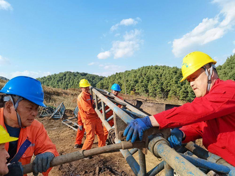 星点点——探访山东省地矿局第六地质大队mg不朽情缘网站肩扛千钧重负 眼见繁(图2)