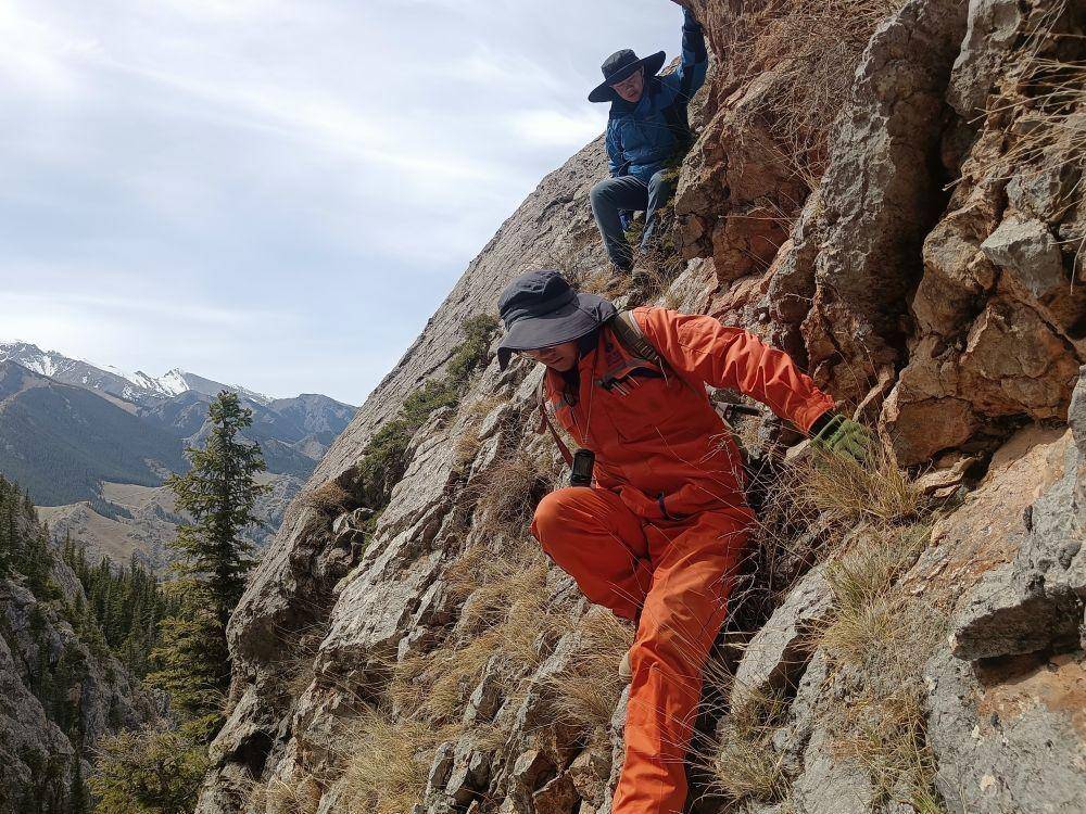 星点点——探访山东省地矿局第六地质大队mg不朽情缘网站肩扛千钧重负 眼见繁(图3)